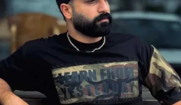 وحید مرادی پرچمدار